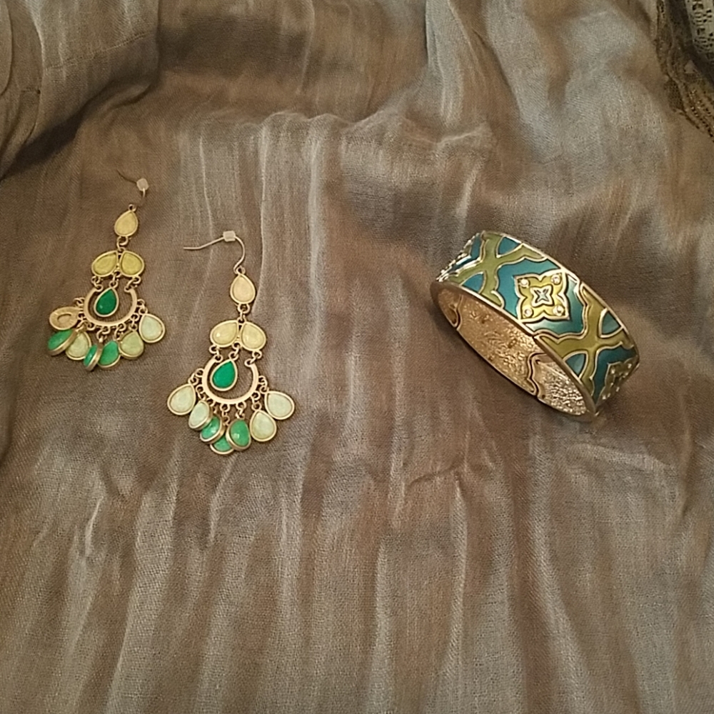 Premier Designs earrings and bracelet